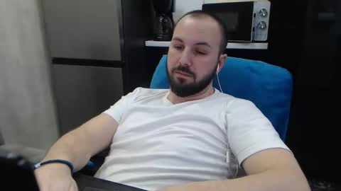 Julian online show from 3, 2, 2026