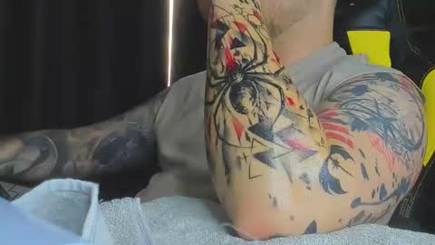Snapshot of nicktattoomaster chatting on 17, 5, 2026 nicktattoomaster online show from 17, 5, 2026