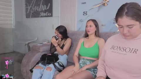 nicky_as online show from 6, 11, 2025