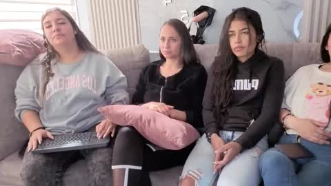 nicky_as online show from 15, 12, 2025