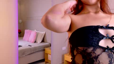 Snapshot of nicky_belmonth chatting on 25, 11, 2025 nicky_belmonth online show from 25, 11, 2025