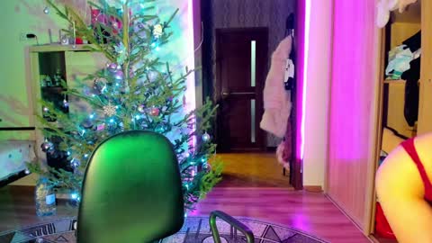 Nicky Weekends online show from 14, 1, 2025