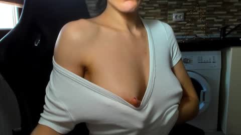 Nicky online show from 11, 2, 2025