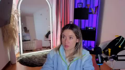 Snapshot of nickywindsor chatting on 15, 5, 2026 Nicky online show from 15, 5, 2026