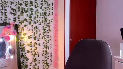 Snapshot of nico_lette_ chatting on 13, 9, 2025 Nico online show from 13, 9, 2025