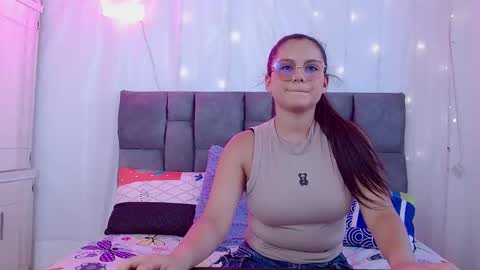 Snapshot of nicol_sweet0 chatting on 1, 10, 2025 nicol online show from 1, 10, 2025