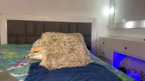 Nicolas online show from 23, 10, 2025