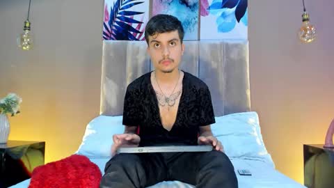 Nicolas Rey online show from 13, 11, 2025