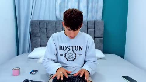 nicolastorres__ online show from 2, 12, 2025