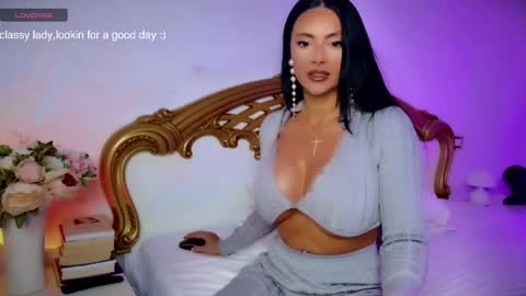 nicole online show from 26, 4, 2026