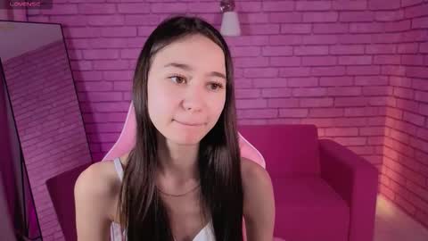 Snapshot of nicole_brownie chatting on 10, 3, 2026 Nicole online show from 10, 3, 2026