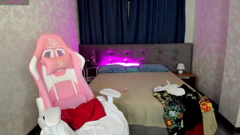 GMT7TueWedThSu 0300am-0900am. Sa 1000am-0400pm online show from 20, 2, 2025