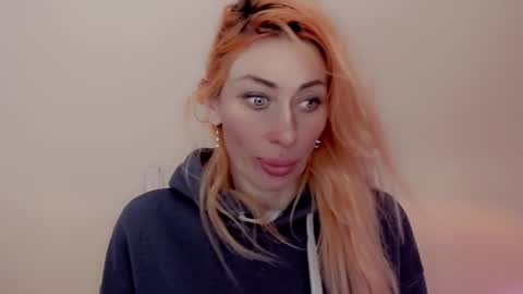 Nicole online show from 6, 1, 2025