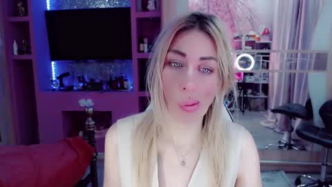 Nicole online show from 15, 12, 2025