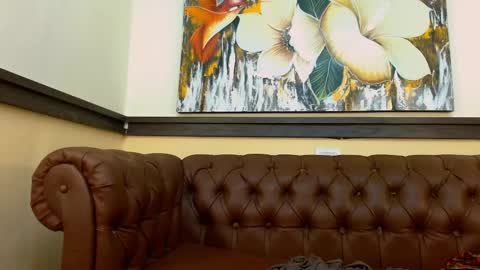 Nicole Ramires online show from 9, 3, 2025