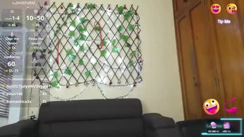 Nicole Santana online show from 8, 2, 2025