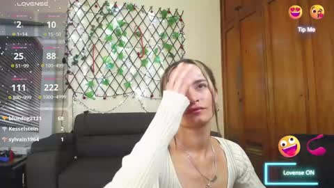 Nicole Santana online show from 11, 2, 2025