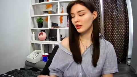 nicole_todd online show from 28, 12, 2024