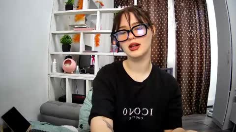 nicole_todd online show from 2, 1, 2025