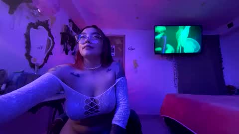 Nicole online show from 25, 4, 2026