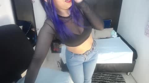 Snapshot of nicolee_millerr chatting on 15, 9, 2025 nicolee millerr online show from 15, 9, 2025