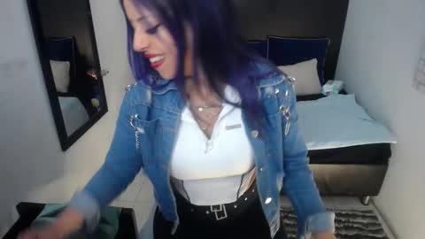 Snapshot of nicolee_millerr chatting on 16, 9, 2025 nicolee millerr online show from 16, 9, 2025