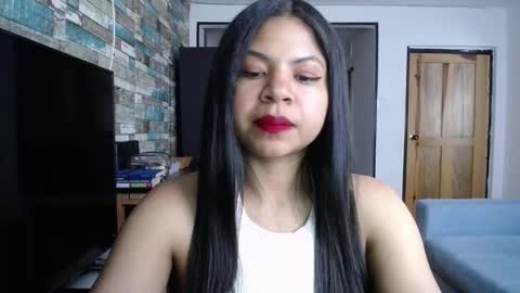 Nicole online show from 10, 10, 2025