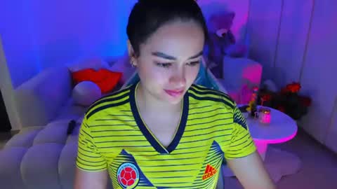Nicolle online show from 3, 7, 2026