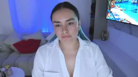 Nicolle online show from 9, 7, 2026