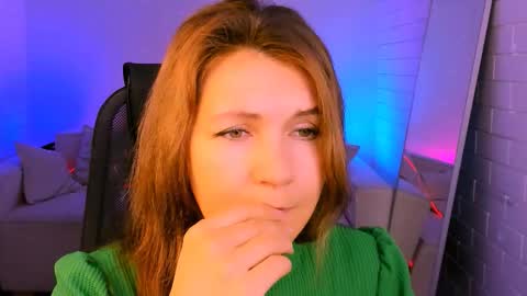 Snapshot of nicolehits chatting on 6, 11, 2025 nicolehits online show from 6, 11, 2025