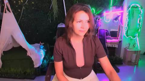 Snapshot of nicolehits chatting on 28, 11, 2025 nicolehits online show from 28, 11, 2025