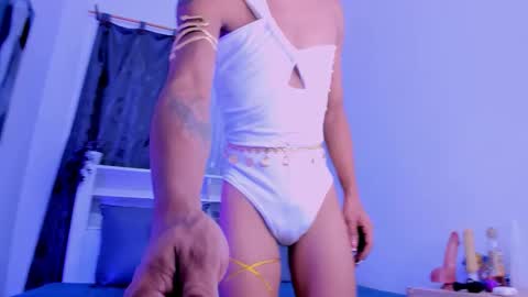 nicolemadrird online show from 6, 11, 2025