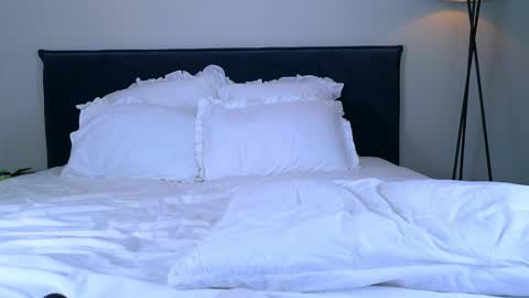 Nicole online show from 16, 10, 2025