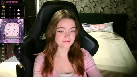 Snapshot of nicolemeew chatting on 25, 12, 2024 NicoleMeew online show from 25, 12, 2024