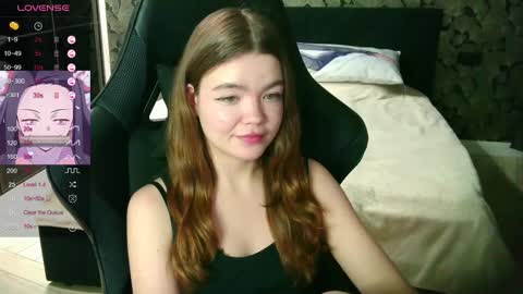 Snapshot of nicolemeew chatting on 19, 11, 2025 NicoleMeew online show from 19, 11, 2025