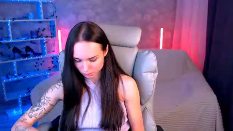 Nicole online show from 10, 7, 2026