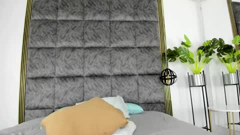 Snapshot of nicolesteelee chatting on 11, 1, 2025 Nicole online show from 11, 1, 2025