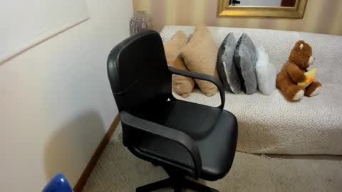 Nicolettcolin  online show from 9, 9, 2025