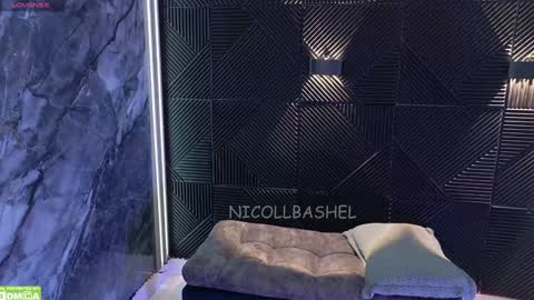 Nicoll  Independent model online show from 20, 1, 2025