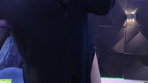 Nicoll  Independent model online show from 10, 3, 2025