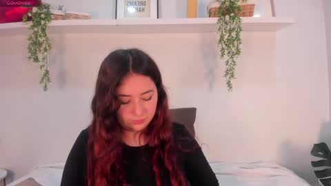 nicolle_evanss_ online show from 6, 6, 2026