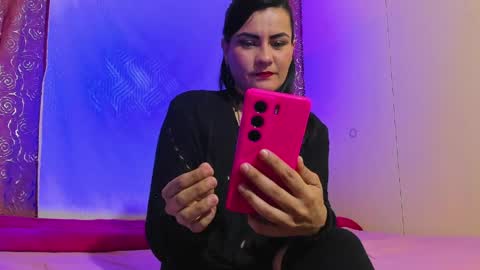 nicolle gomes online show from 28, 4, 2026