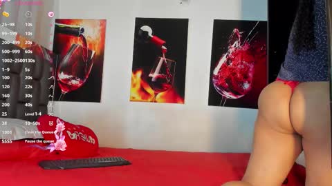 Snapshot of nicolle_hanks1 chatting on 24, 10, 2025 nicolle_hanks1 online show from 24, 10, 2025