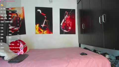 Snapshot of nicolle_hanks1 chatting on 26, 4, 2026 nicolle_hanks1 online show from 26, 4, 2026