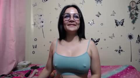 nicolle_sky online show from 7, 1, 2026