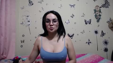 nicolle_sky online show from 7, 3, 2026