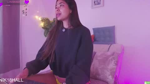 Nicolle online show from 25, 2, 2026