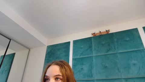 Snapshot of nicollemiles chatting on 7, 2, 2025 Nicolle online show from 7, 2, 2025