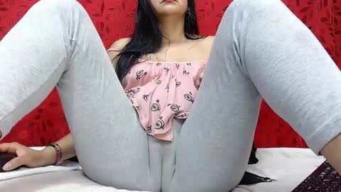 NICOLLE online show from 22, 4, 2026