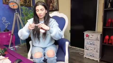 Nicolle online show from 24, 2, 2025